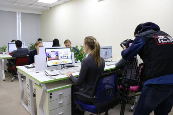 【重磅消息】央視七套《態(tài)度》欄目組走進(jìn)美福嘉兒，探秘赴美生子之旅