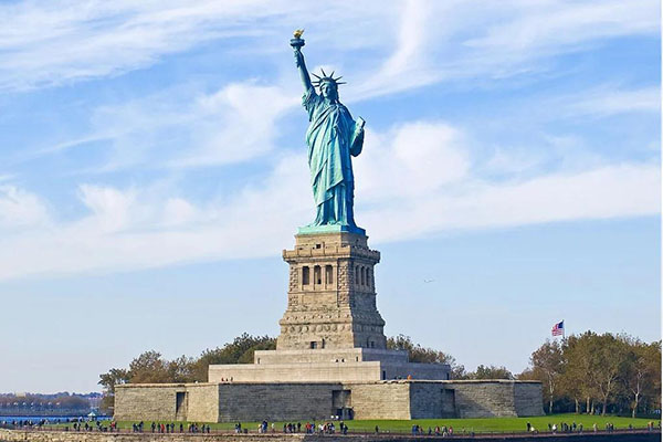 赴美生子過海關