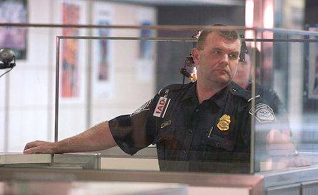 赴美產(chǎn)子過海關(guān)時(shí)需要掌握的技巧 