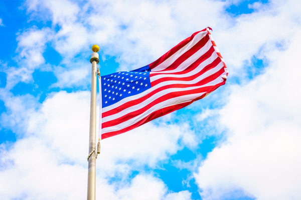 在美國產(chǎn)子后孩子是否直接成為美國公民 